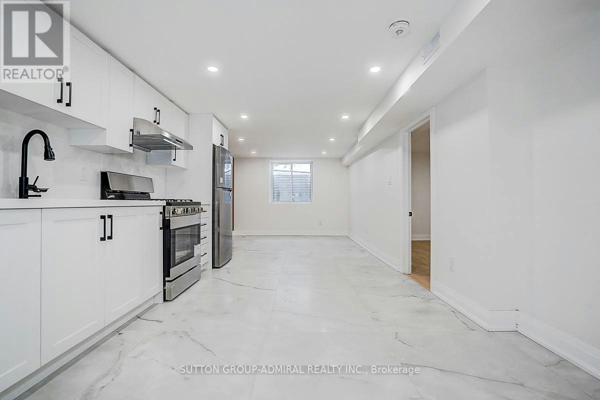 176 Cherrywood Drive, Newmarket, ON, L3Y 2X8