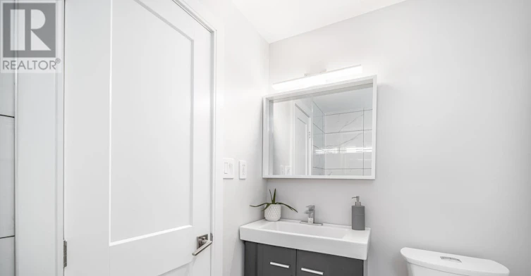 42 Cavell Avenue, Toronto, ON, M8V 1P2 - 30