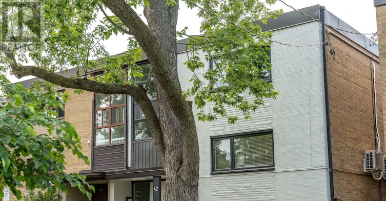 42 Cavell Avenue, Toronto, ON, M8V 1P2 - 41