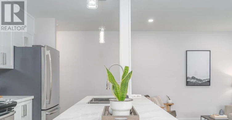 42 Cavell Avenue, Toronto, ON, M8V 1P2 - 6