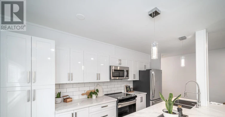 42 Cavell Avenue, Toronto, ON, M8V 1P2 - 16
