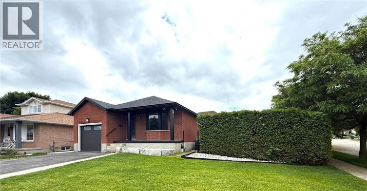 Lower-279 Pastern Trail, Waterloo, ON, N2K 3W7