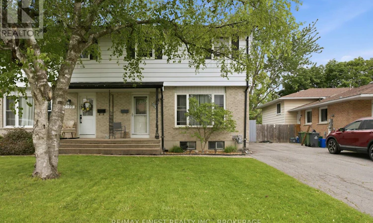 801 Grouse Crescent