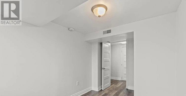 LOWER-14 Westmount Avenue, Thorold, ON, L2V 2W1 - 17