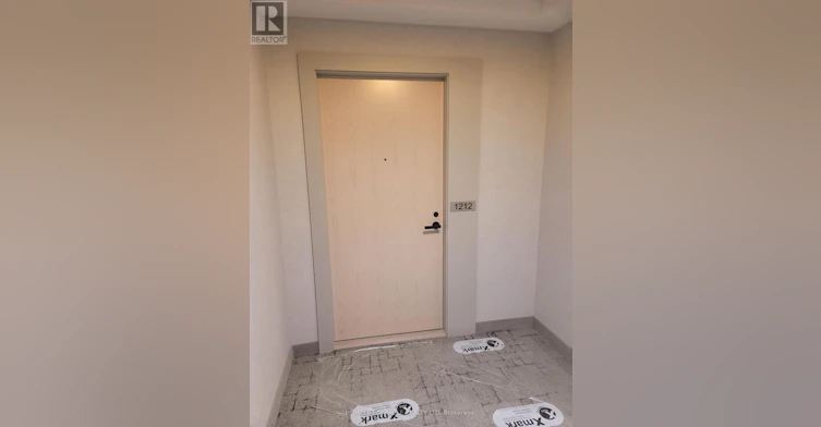 1212-28 Interchange Way, Vaughan, ON, L4K 0P8 - 2