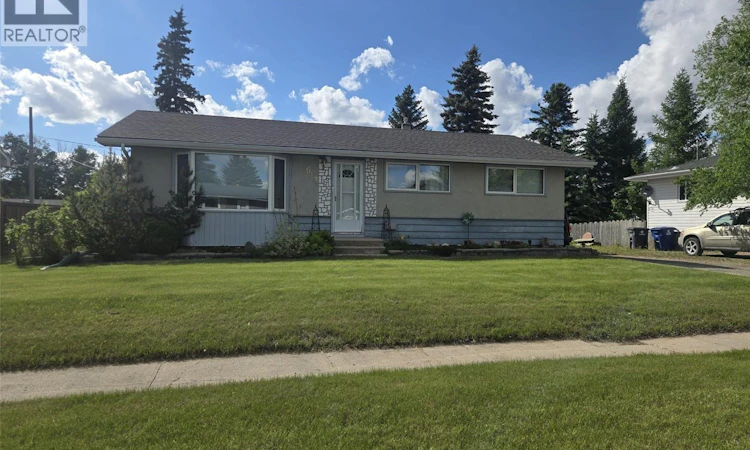 613 3rd Street W