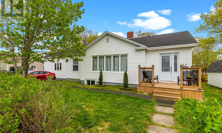 23 St Andrews Avenue