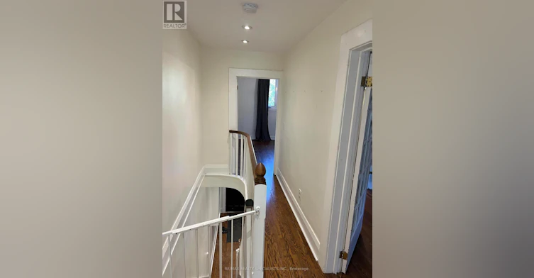 121 Maplewood Avenue, Toronto, ON, M6C 1J7 - 4