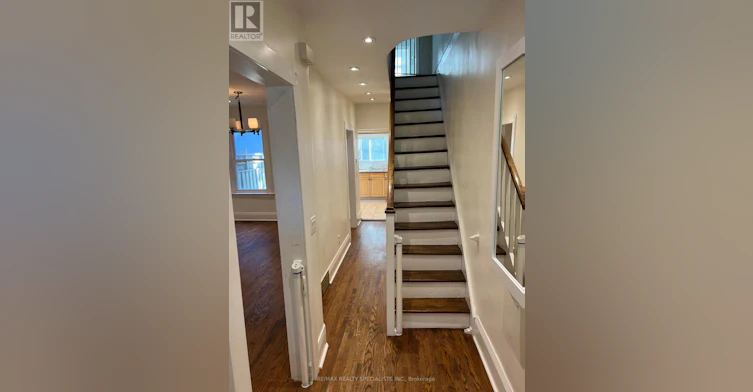 121 Maplewood Avenue, Toronto, ON, M6C 1J7 - 3