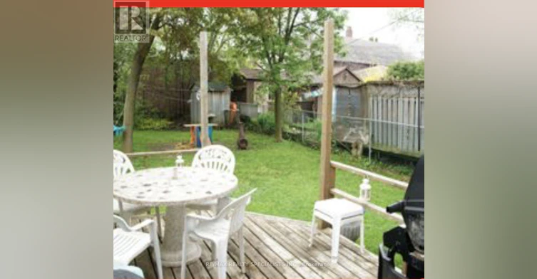 121 Maplewood Avenue, Toronto, ON, M6C 1J7 - 12