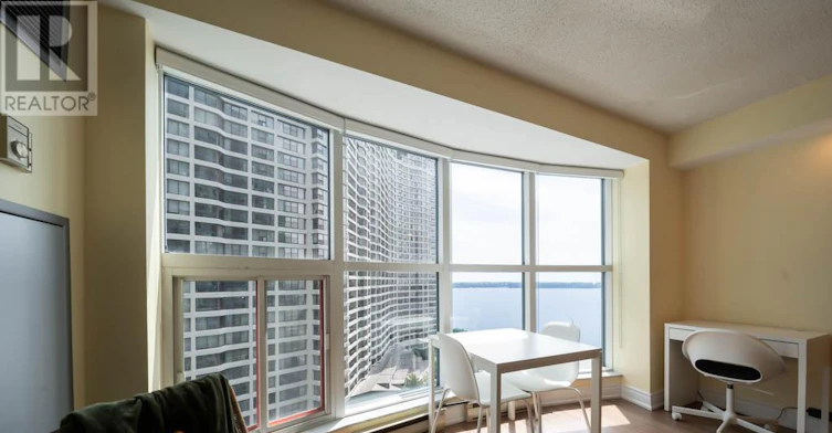 2003-77 Harbour Square, Toronto, ON, M5J 2S2 - 2