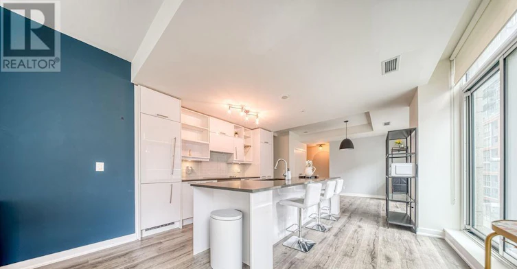 323-30 Nelson Street, Toronto, ON, M5V 0H5 - 13