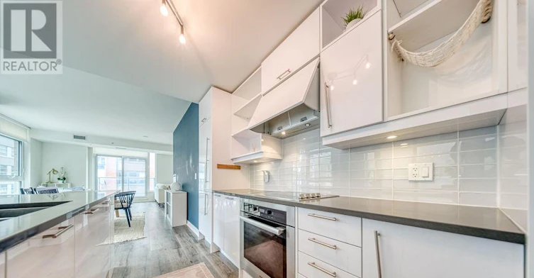 323-30 Nelson Street, Toronto, ON, M5V 0H5 - 11