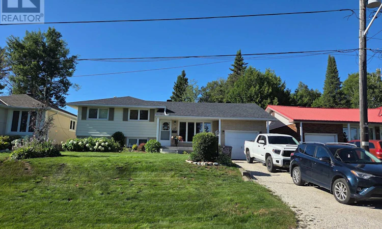 22 Harding Avenue