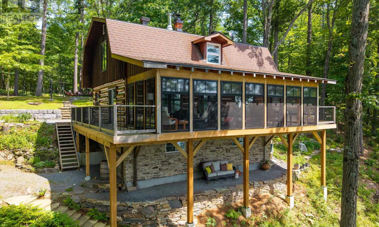 216 Connies Lane