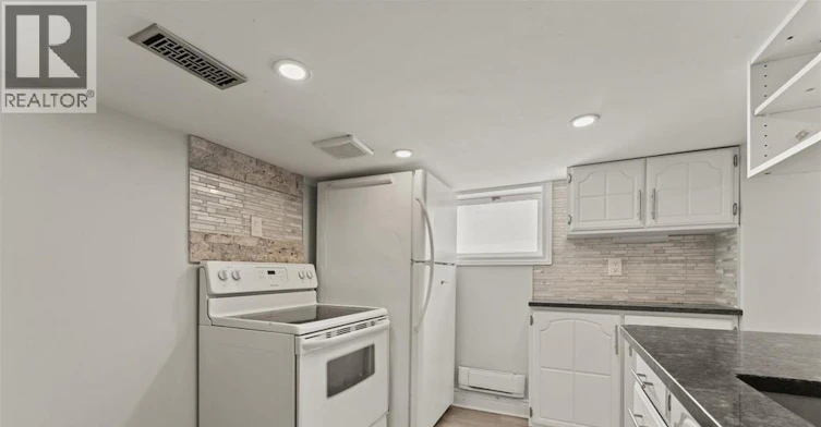 LOWER-972 Wellington Avenue, Windsor, ON, N9A 5J8 - 5