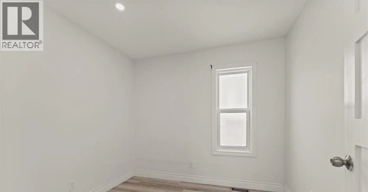 MAIN-972 Wellington Avenue, Windsor, ON, N9A 5J8 - 9