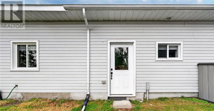 38 Laura Avenue, Greater Sudbury, ON, P3Y 1A4 - 7