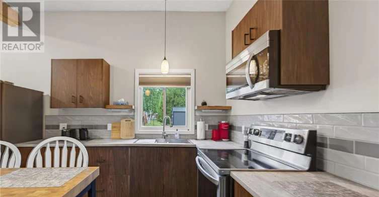 38 Laura Avenue, Greater Sudbury, ON, P3Y 1A4 - 12