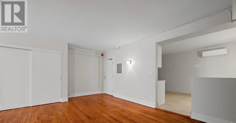 45-8 St Thomas Street, Toronto, ON, M5S 2B8 - 10