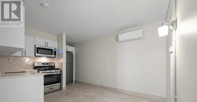 45-8 St Thomas Street, Toronto, ON, M5S 2B8 - 6