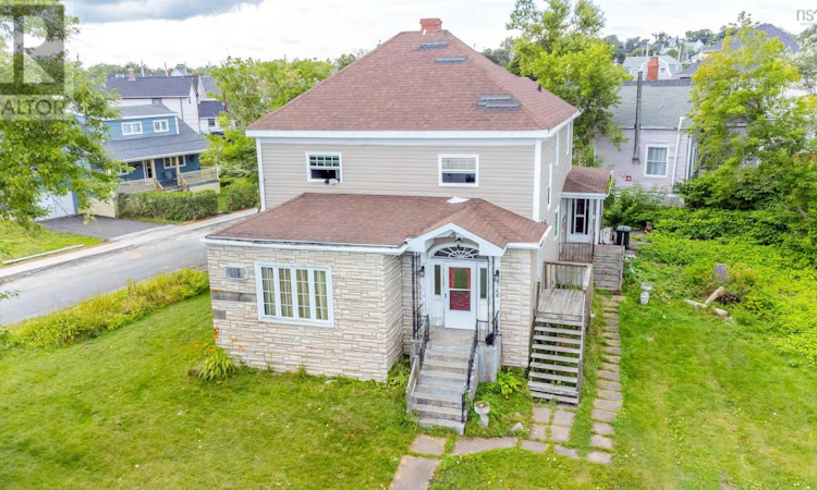 324 York Street