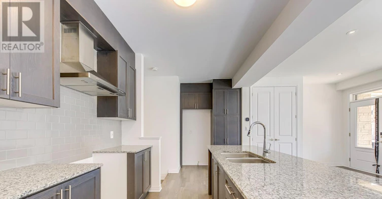 3259 Crystal Drive, Oakville, ON, L6M 5S9 - 8