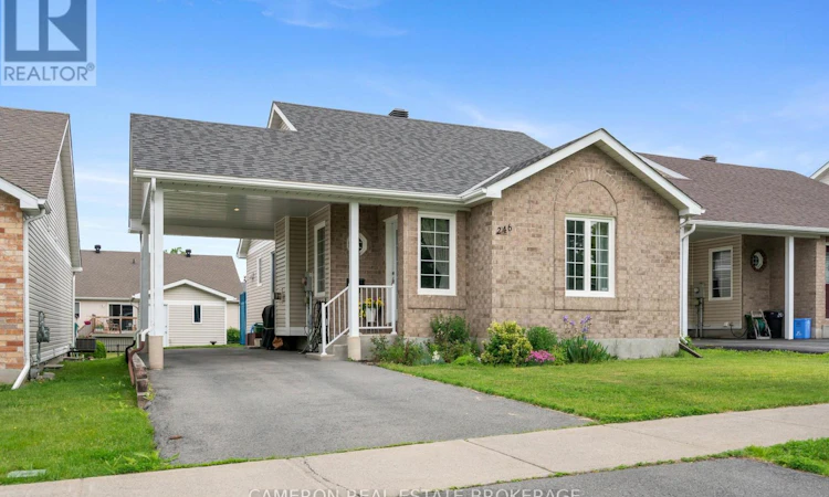 246 Hemlock Crescent