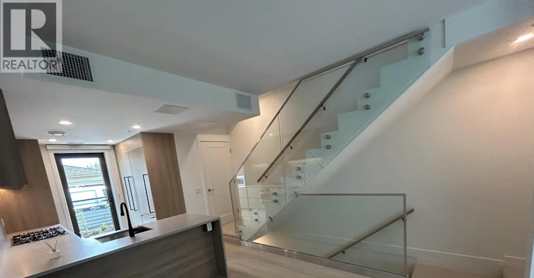 6284 Oak Street, Vancouver, BC, V6M 2W4 - 2