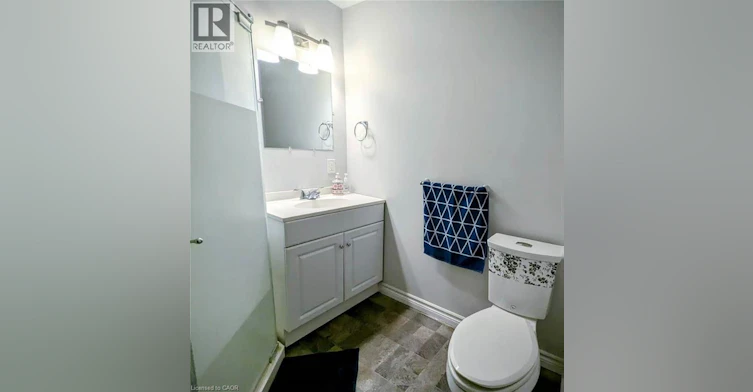 Room 2-153 Dawson Street, Waterloo, ON, N2L 1R9 - 3