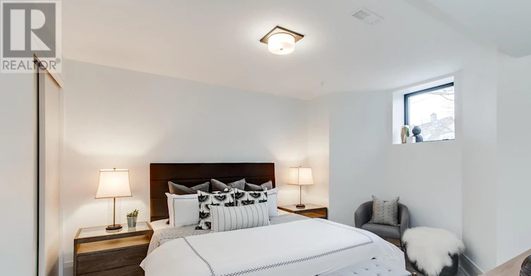 126 Hudson Drive, Toronto, ON, M4T 2K5 - 13