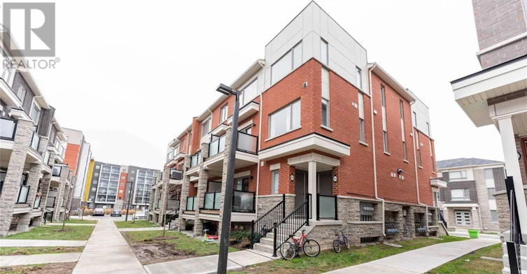 8-250 Lagerfeld Drive, Brampton, ON, L7A 5G9