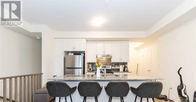 8-250 Lagerfeld Drive, Brampton, ON, L7A 5G9 - 8