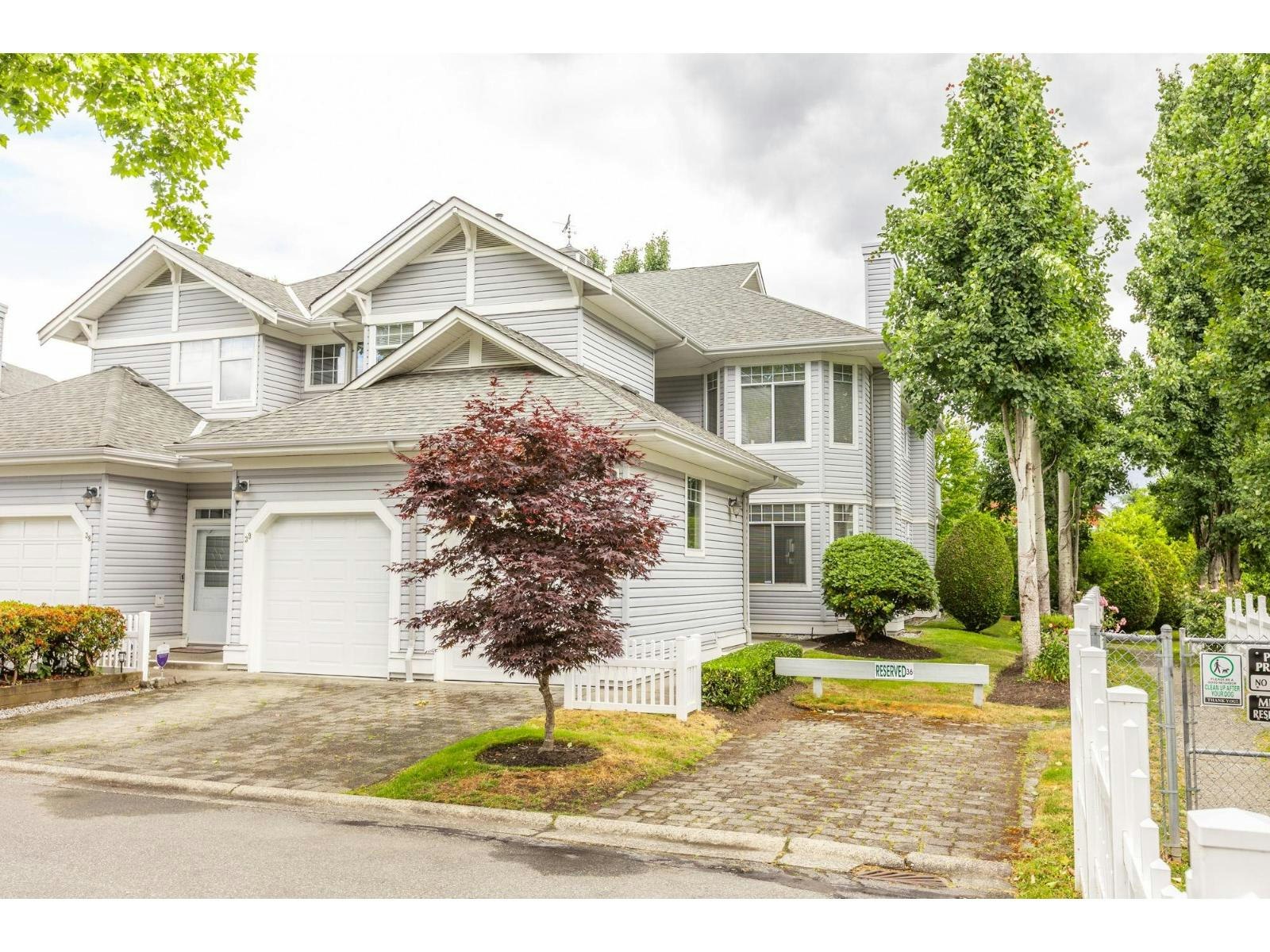 40-5708 208 Street, Langley, BC, V3A 8L4