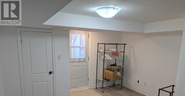 LOWER-2823 St Clair Avenue E, Toronto, ON, M4B 1N3 - 4