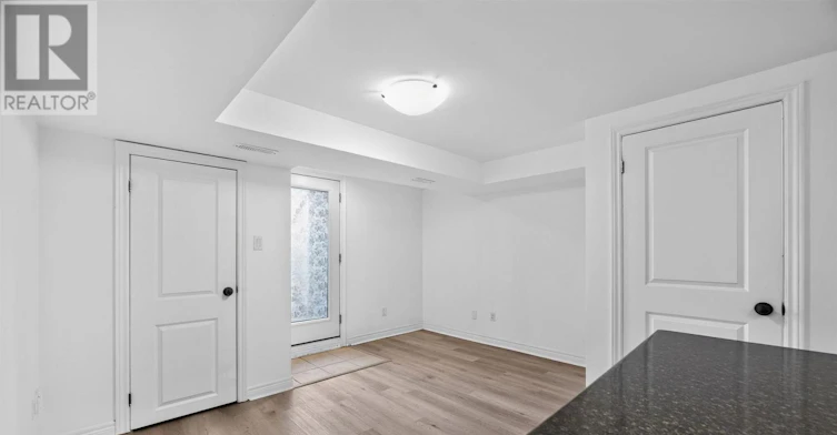 LOWER-2823 St Clair Avenue E, Toronto, ON, M4B 1N3 - 11