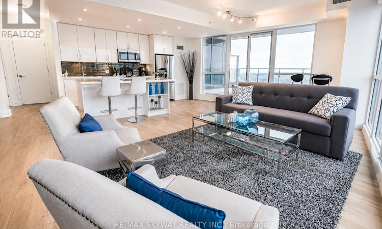 LPH03-2212 Lakeshore Boulevard W