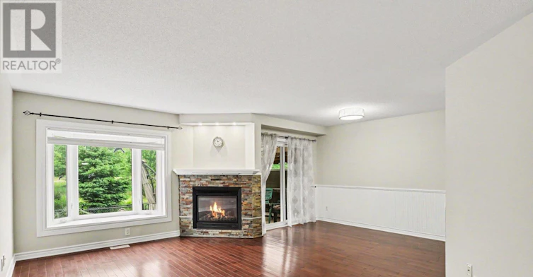 340 Forestbrook Street, Ottawa, ON, K2K 0B8 - 4
