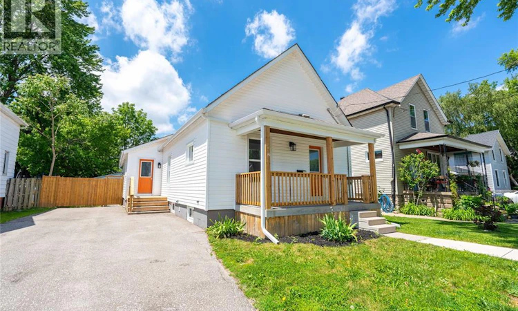 249 Vidal Street South
