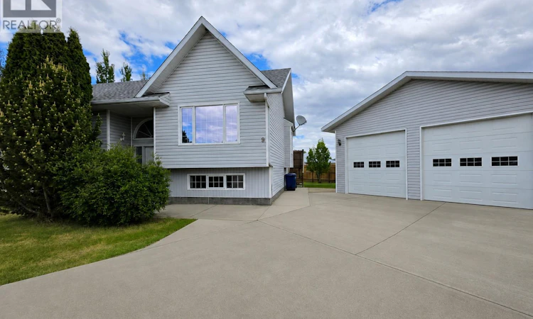 9 Ducluzeau Place