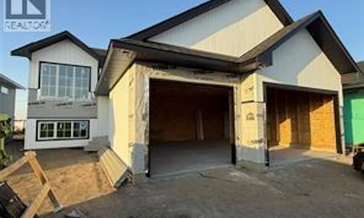 806 Woods Crescent