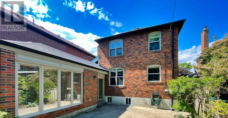 425 Broadway Avenue, Toronto, ON, M4G 2R3 - 26