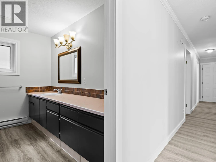 4700 Gordon Drive, Kelowna, BC, V1W 4P4 - 29