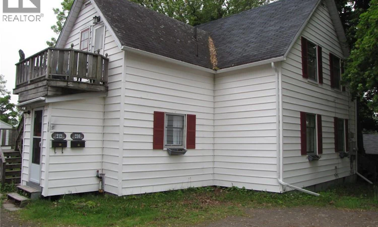 210-212 Pleasant Street