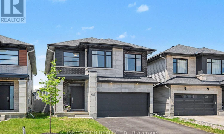 957 Atrium Ridge