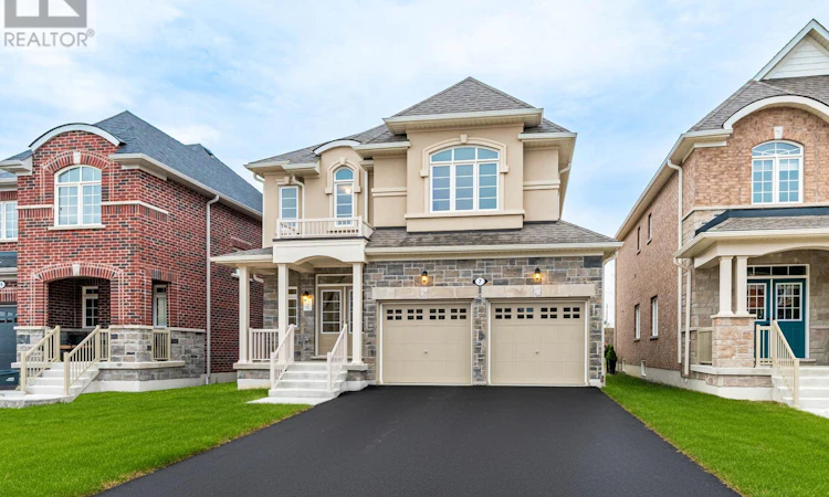7 Jeanne Pynn Avenue