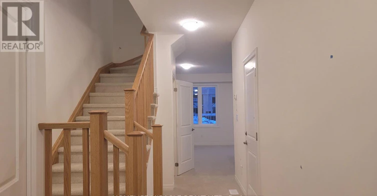 22 Vickers Road, Hamilton, ON, L9Y 1A1 - 2