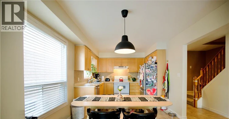 428 Bernay Drive, Waterloo, ON, N2T 2X8 - 6
