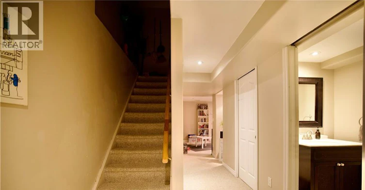 428 Bernay Drive, Waterloo, ON, N2T 2X8 - 21