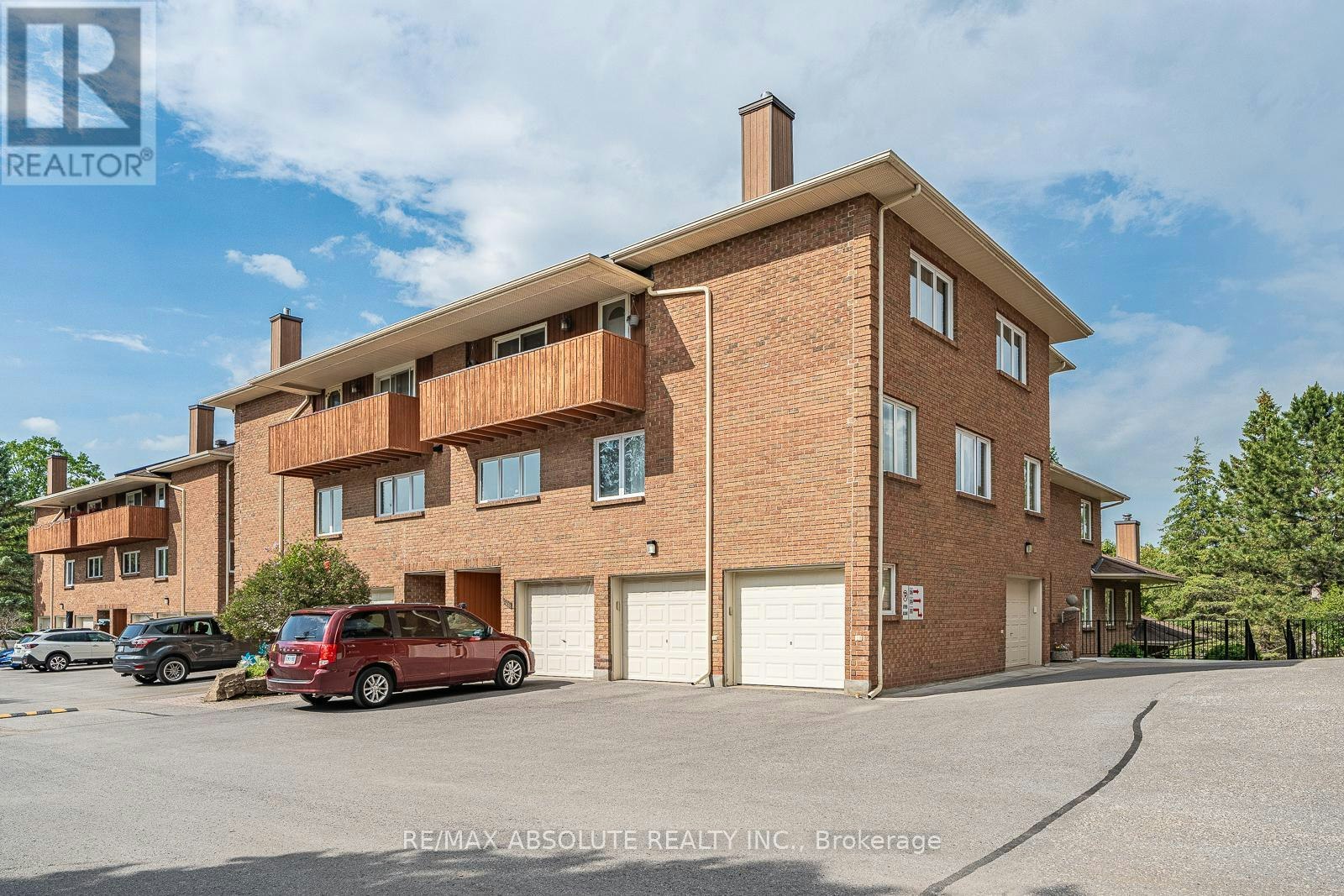206 Stratas Court, Ottawa, ON, K2L 3K5